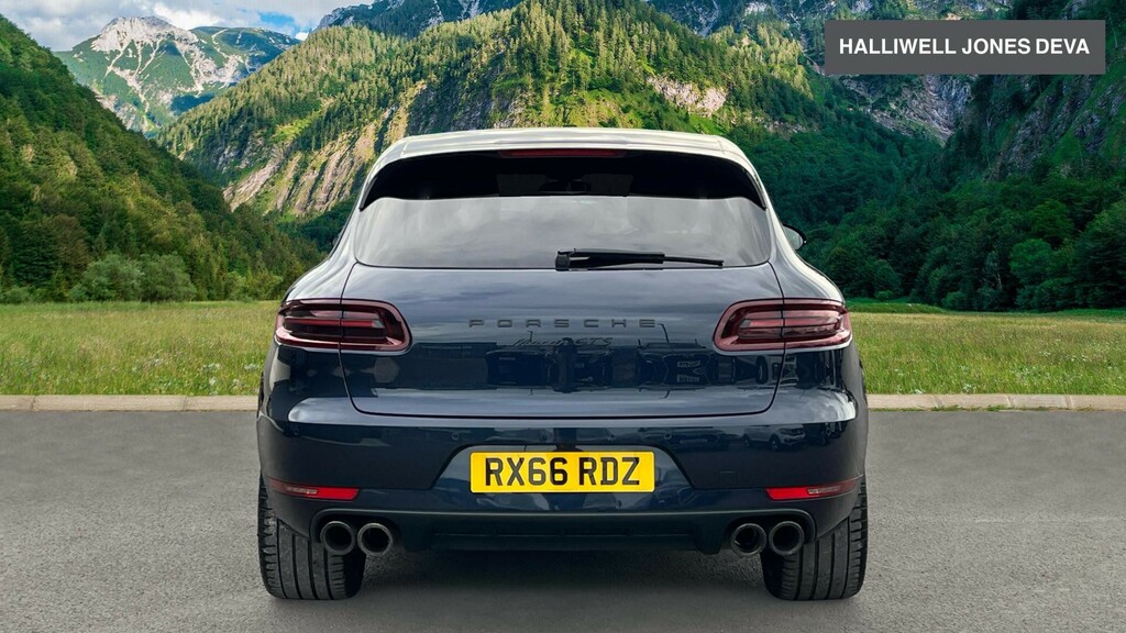 Porsche Macan Turbo Pdk Black #14