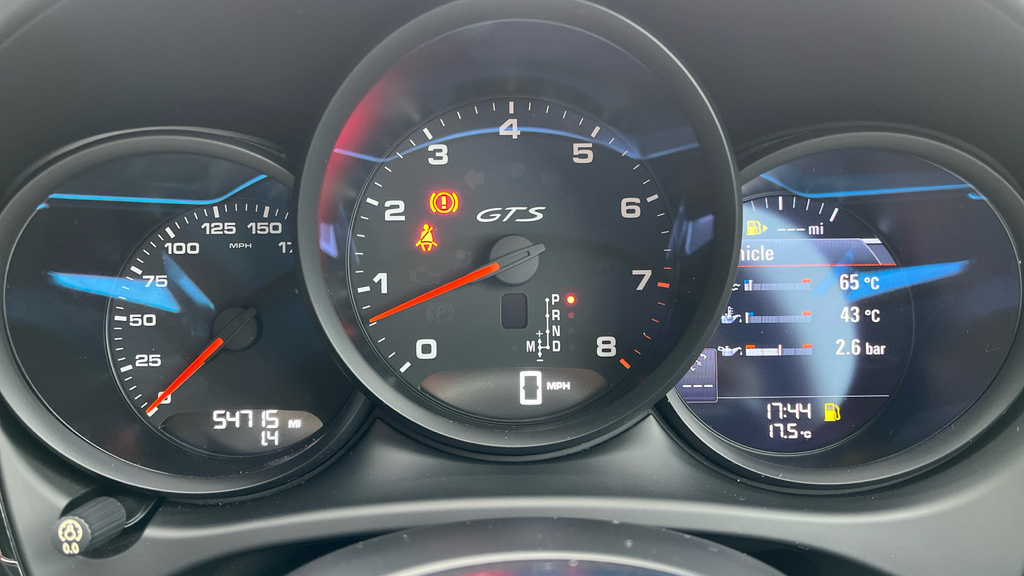 Porsche Macan Turbo Pdk Black #8