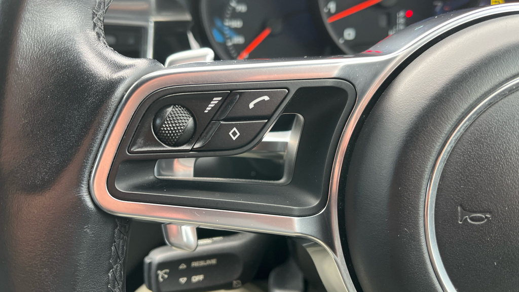Porsche Macan Turbo Pdk Black #16
