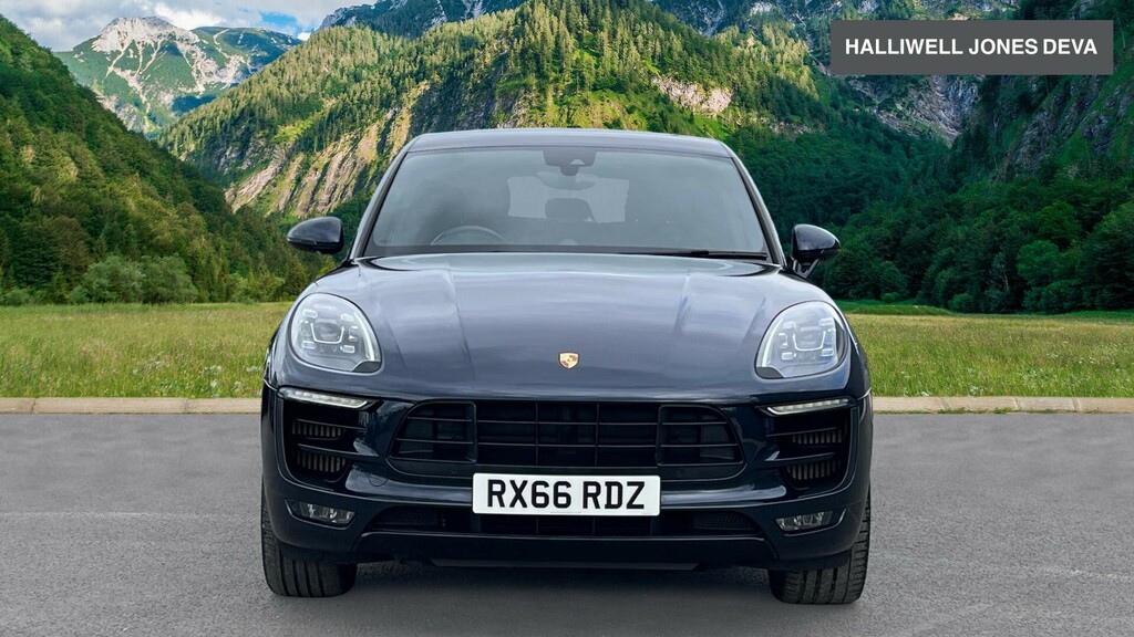 Porsche Macan Turbo Pdk Black #15