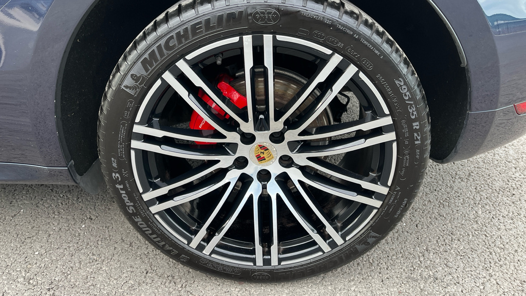 Porsche Macan Turbo Pdk Black #41