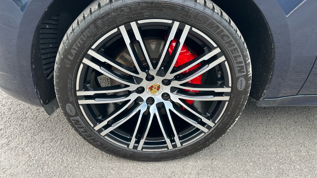 Porsche Macan Turbo Pdk Black #42