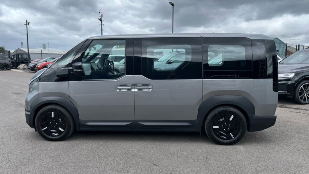 Kia PV5 Long Range 71.2Kwh Essential Passenger Mpv Black #41
