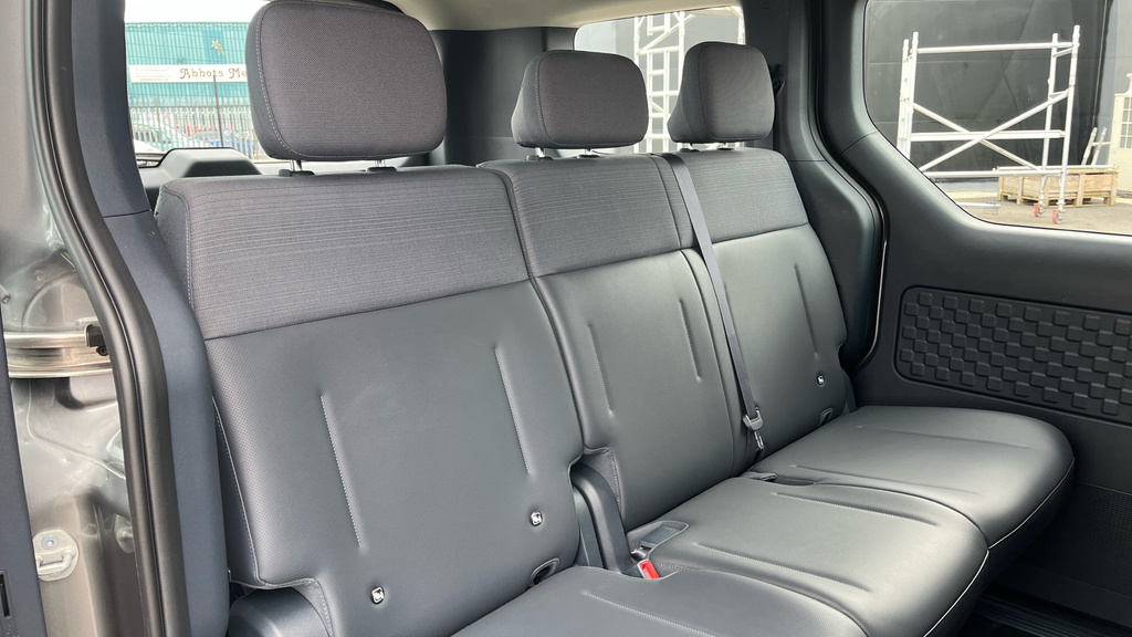 Kia PV5 Long Range 71.2Kwh Essential Passenger Mpv Black #23
