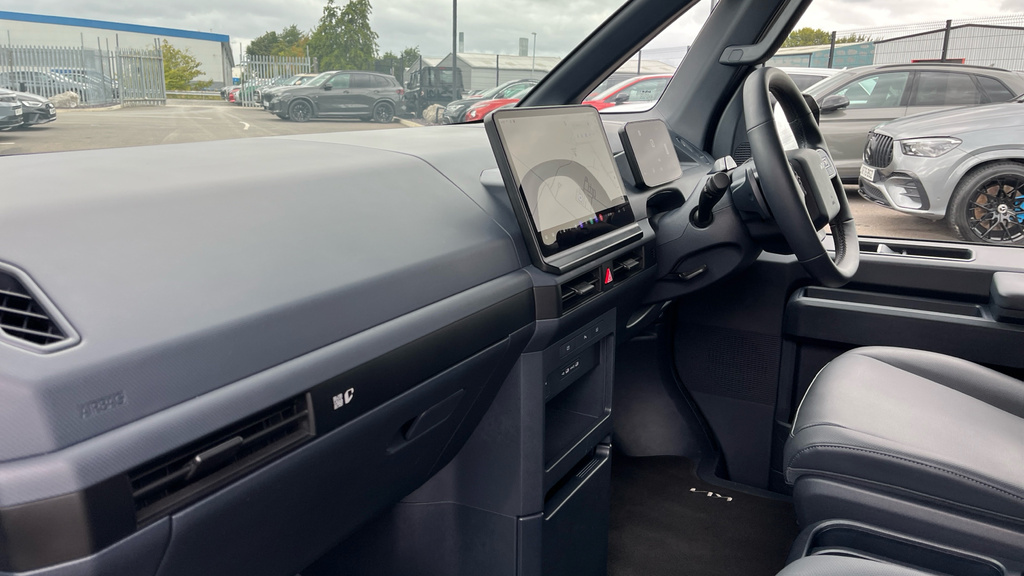 Kia PV5 Long Range 71.2Kwh Essential Passenger Mpv Black #31