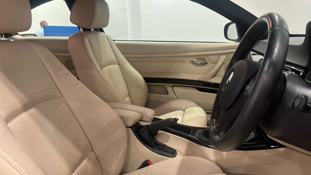 BMW 3 Series 2.0L 320D Se 181 Bhp White #11