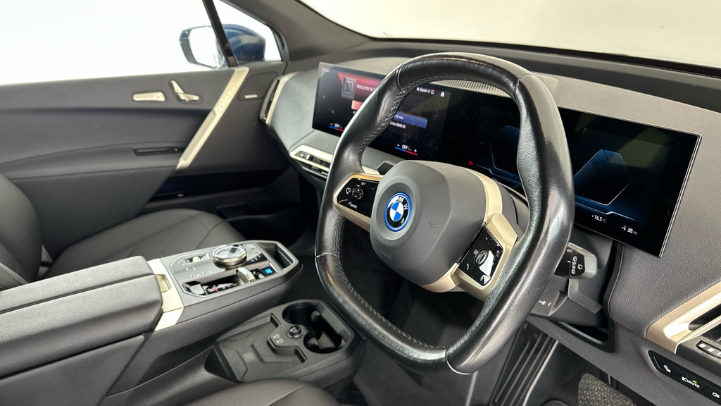 BMW iX 40 76.6Kwh M Sport Xdrive Blue #6