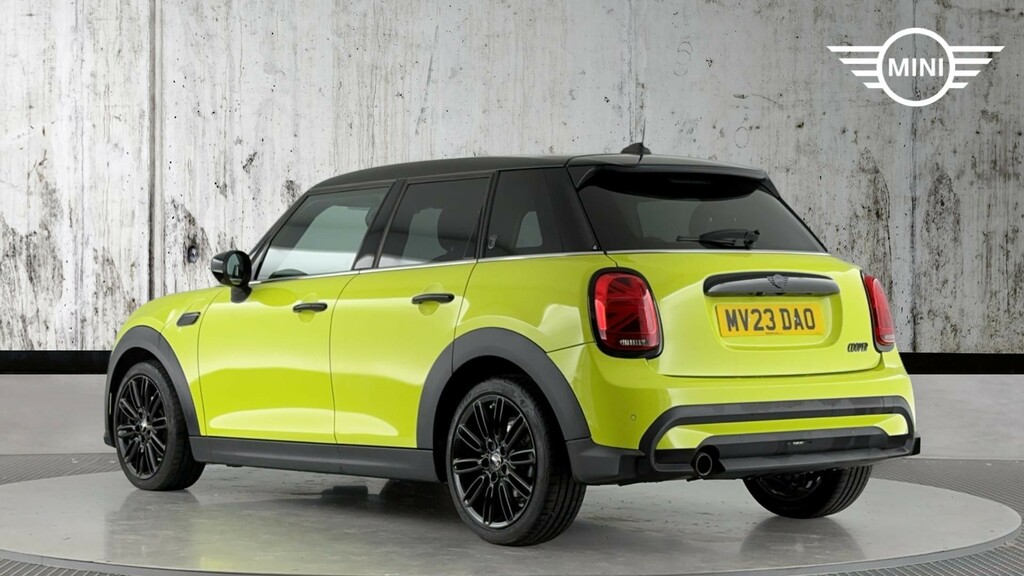 Mini Hatch 1.5 Cooper Exclusive Steptronic Euro 6 Ss Yellow #2