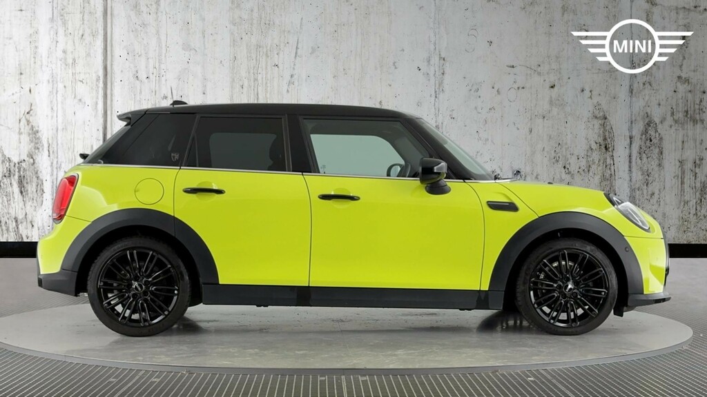 Mini Hatch 1.5 Cooper Exclusive Steptronic Euro 6 Ss Yellow #3