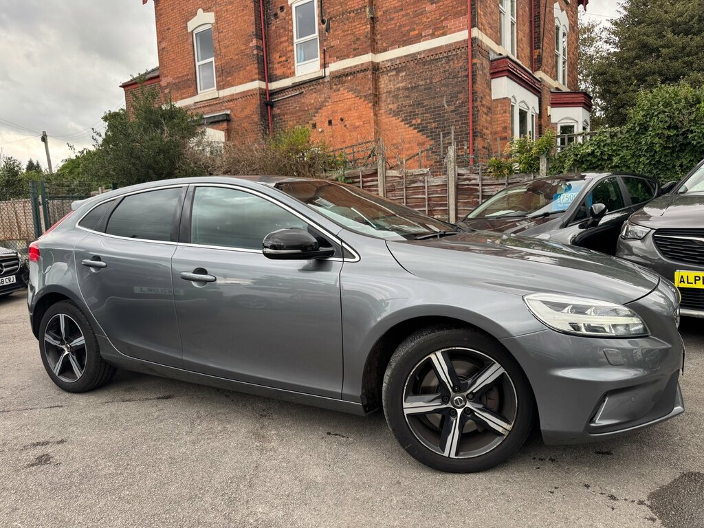 Volvo V40 1.5 T3 R-design Edition Hatchback Grey