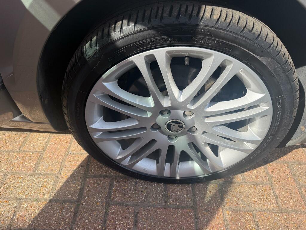 Skoda Superb Tdi Se L Executive #16