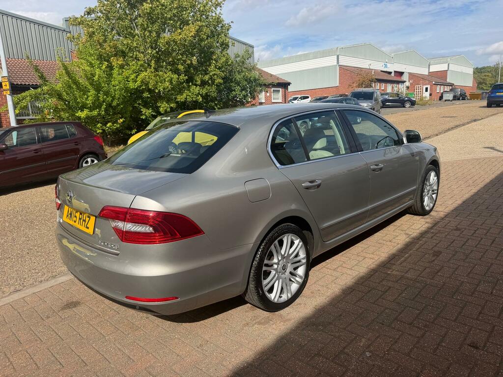 Skoda Superb Tdi Se L Executive #6