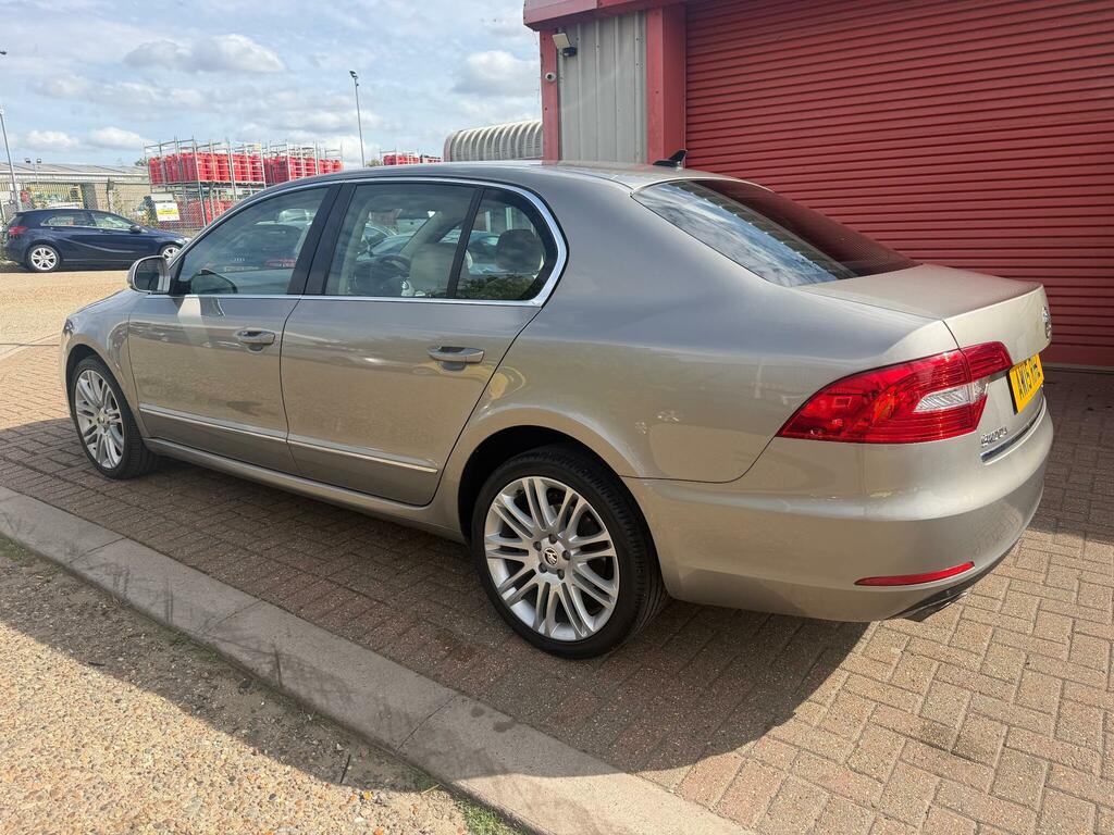 Skoda Superb Tdi Se L Executive #4