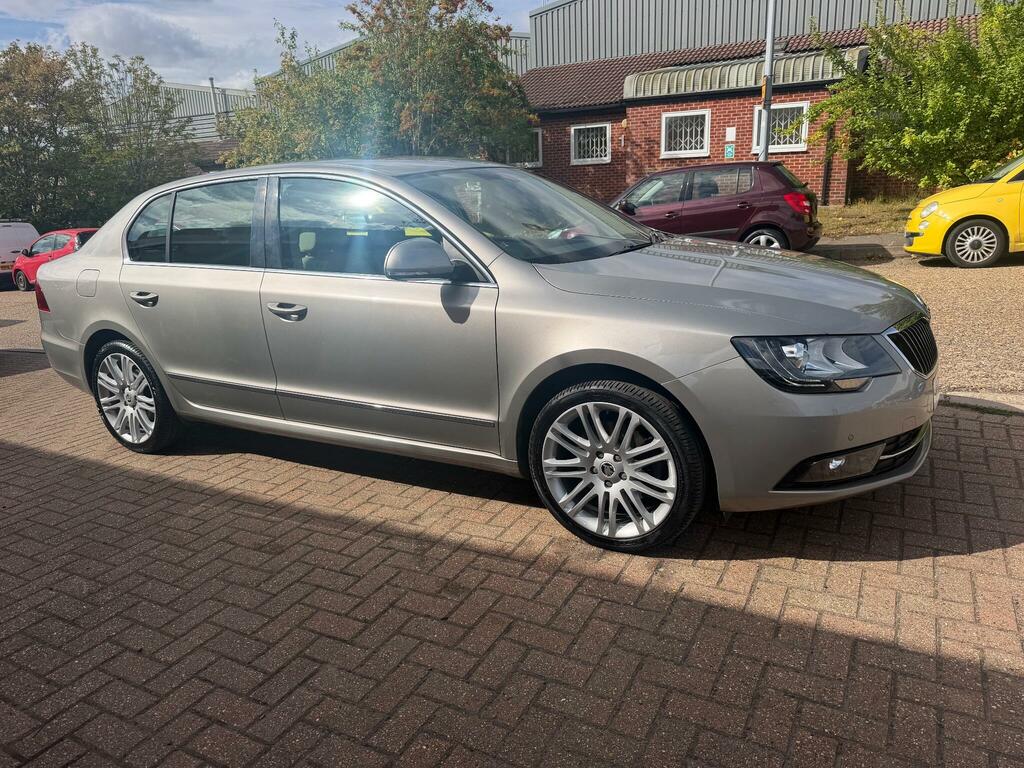 Skoda Superb Tdi Se L Executive #1