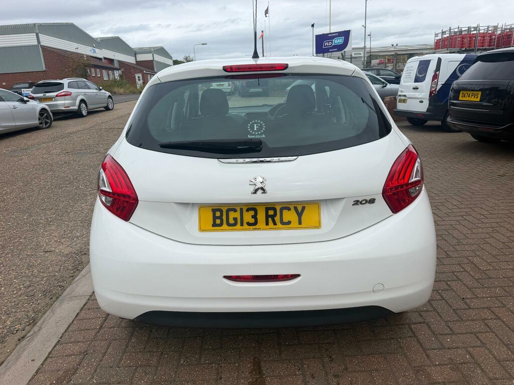 Peugeot 208 Access White #5