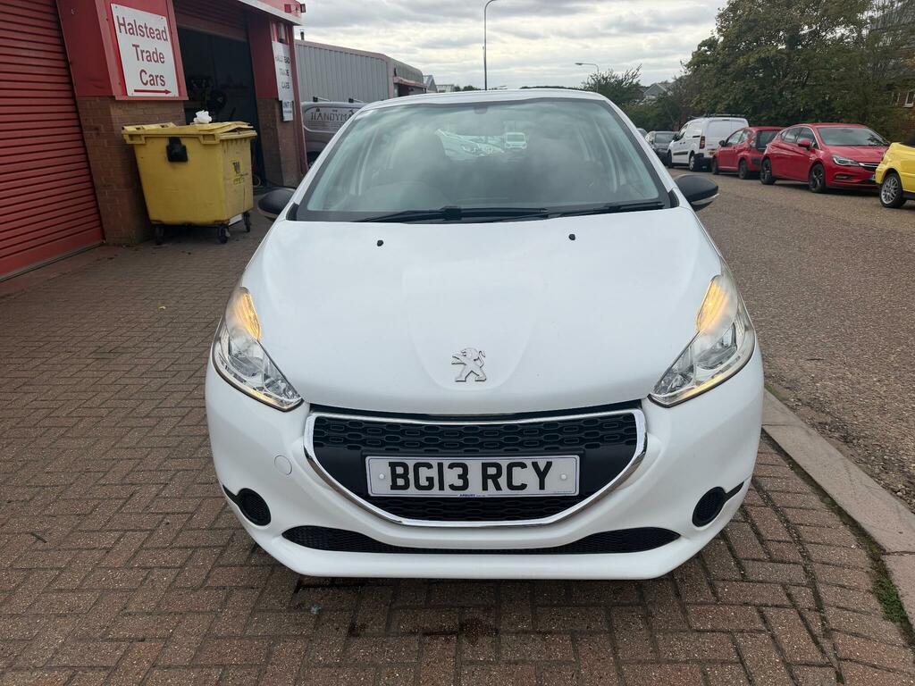 Peugeot 208 Access White #2