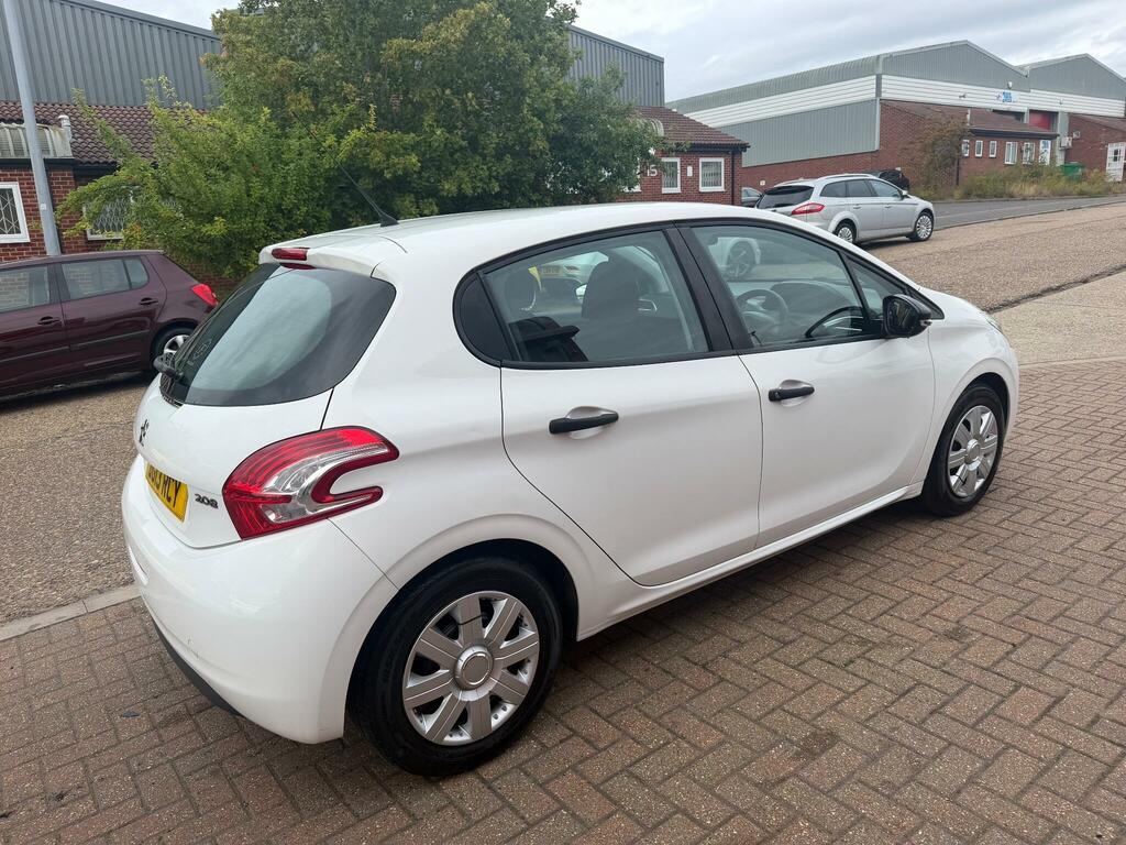Peugeot 208 Access White #6