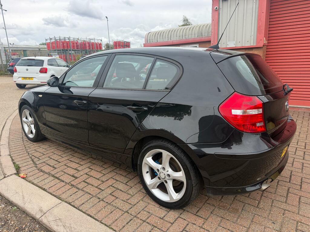 BMW 1 Series Hatchback Black #4