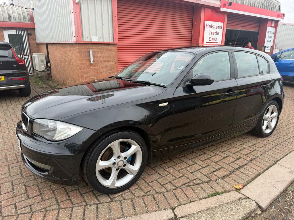 BMW 1 Series Hatchback Black #3