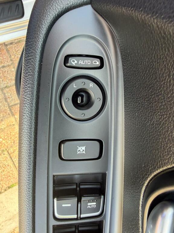 Kia Carens Silver #15
