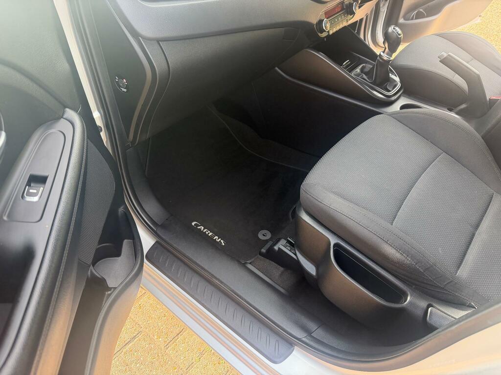 Kia Carens Silver #8