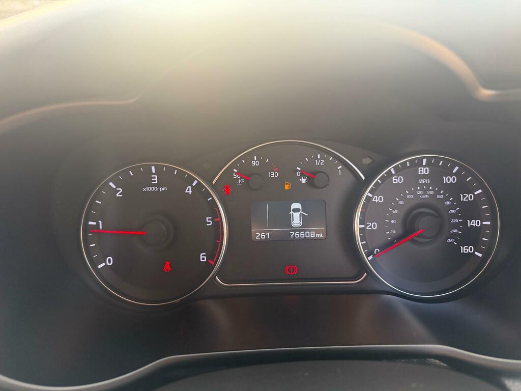 Kia Carens Silver #13