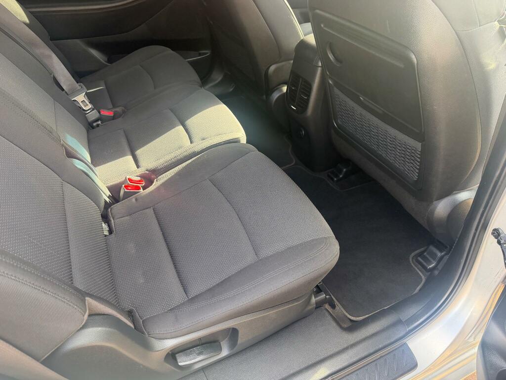 Kia Carens Silver #9