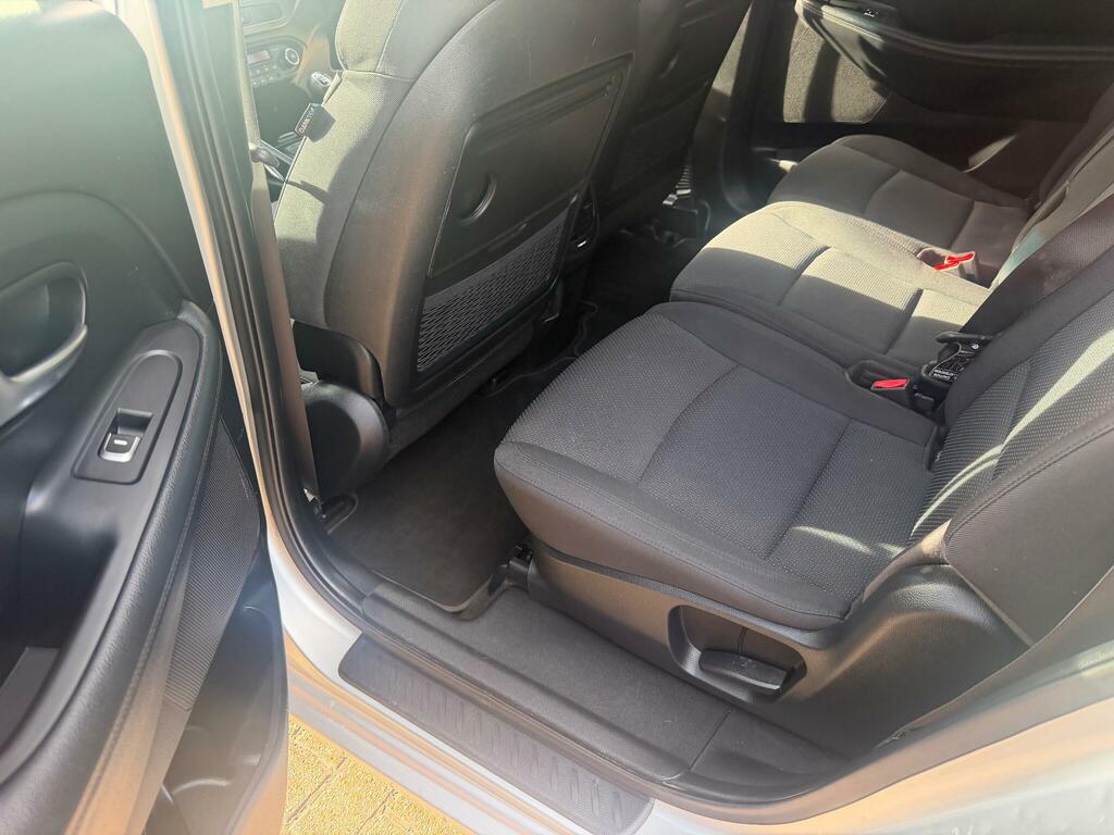 Kia Carens Silver #10