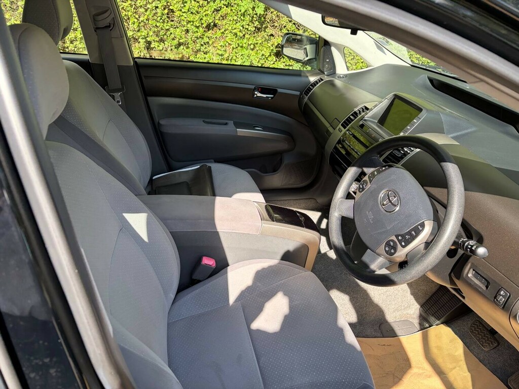 Toyota Prius T Spirit Hybrid Black #3