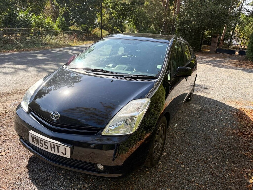 Toyota Prius T Spirit Hybrid Black #2
