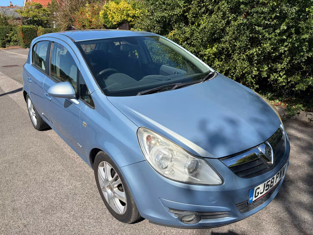 Vauxhall Corsa 1.2L Sxi Silver #1