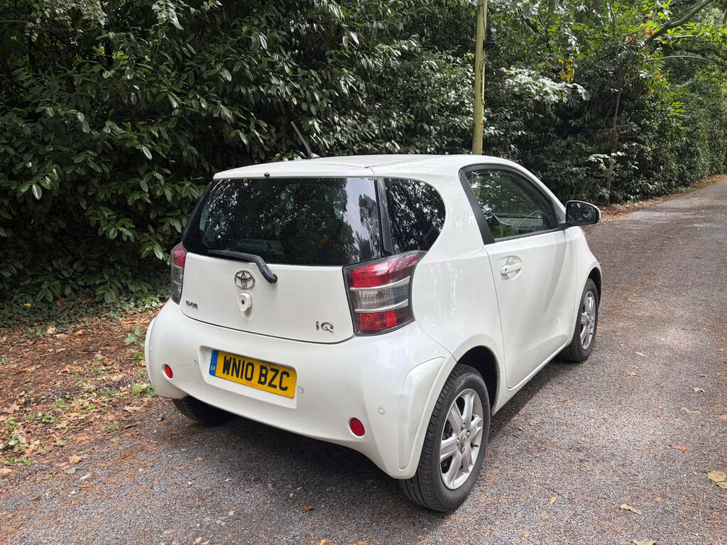 Toyota IQ Hatchback White #4