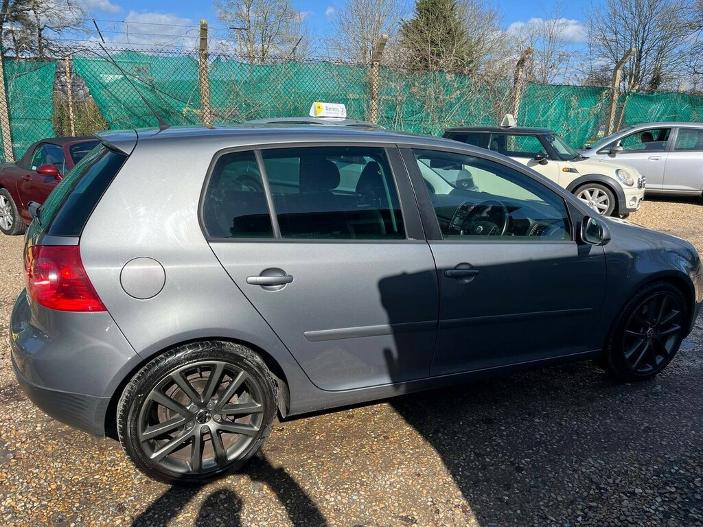 Volkswagen Golf 1.4 S Red #3