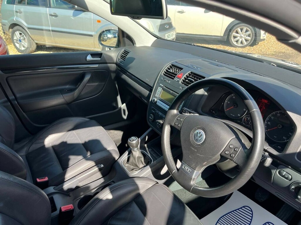 Volkswagen Golf 1.4 S Red #11