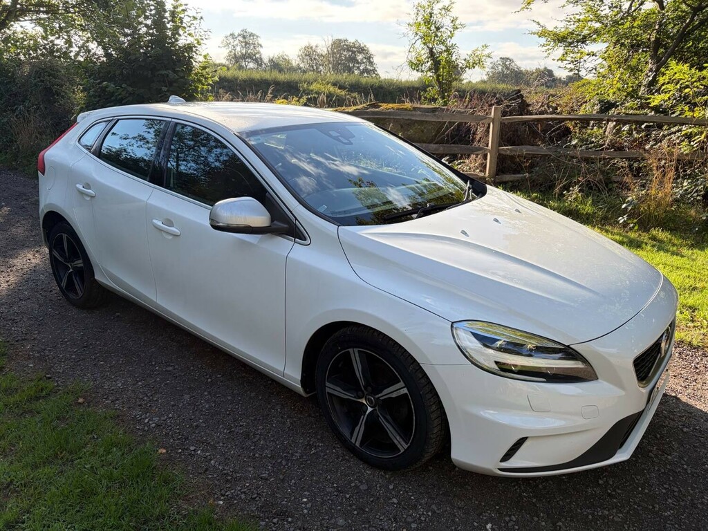 Volvo V40 D2 120 R Design Nav Plus Hatchback Ma White #5