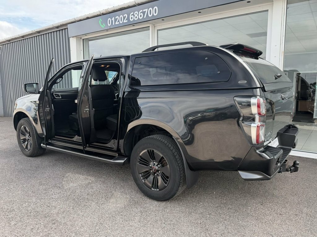 Isuzu D-Max 1.9 V-cross Double Cab 4X4 Black #11