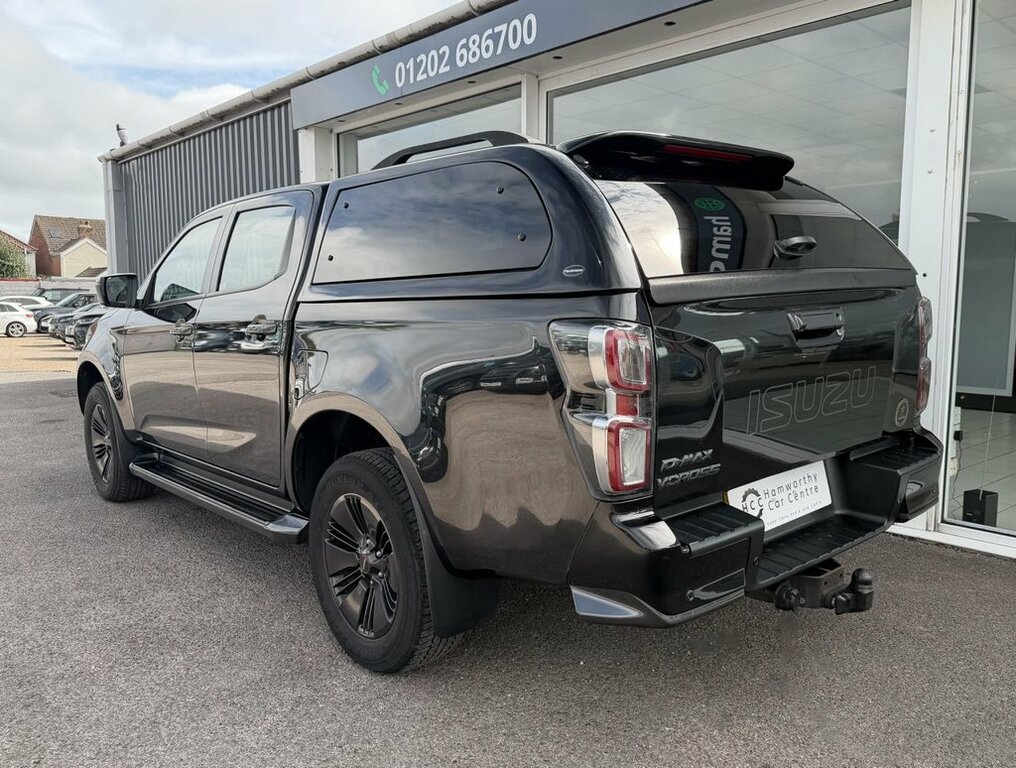 Isuzu D-Max 1.9L V-cross Black #6