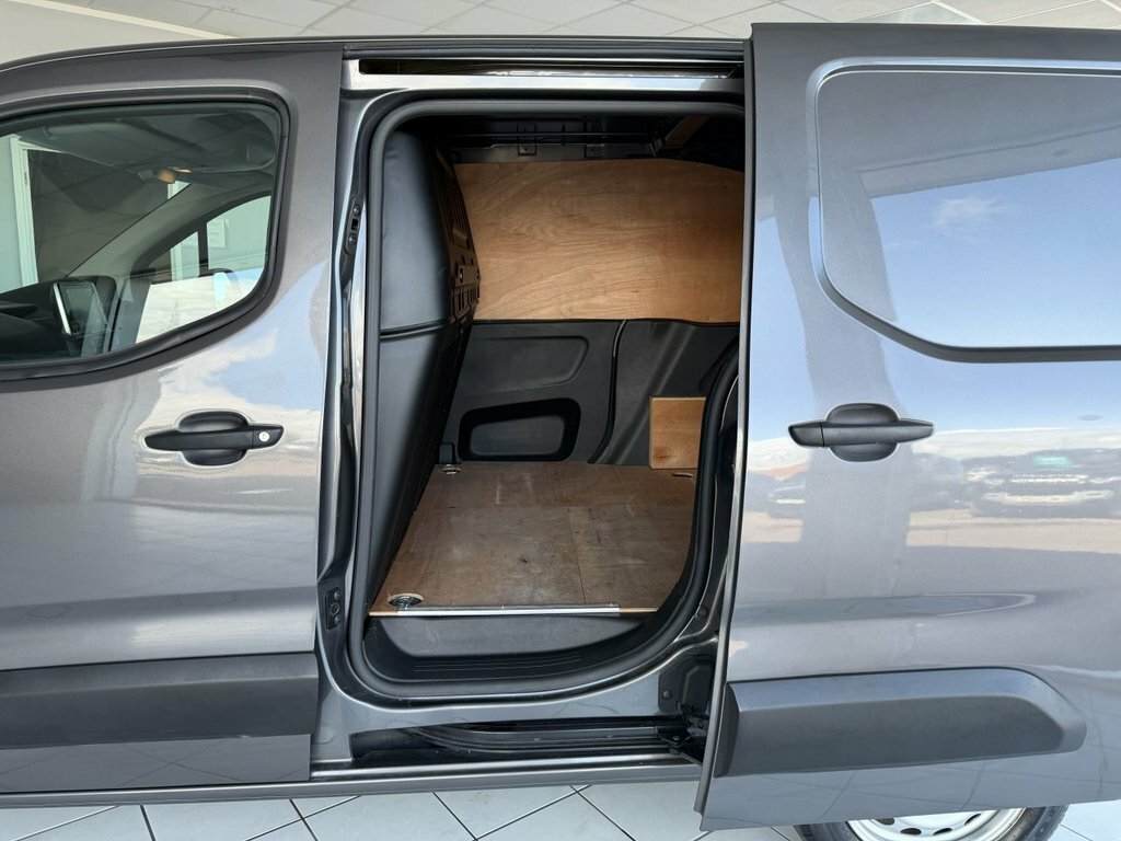 Peugeot Partner 1.5L Professional Premium Grey #4