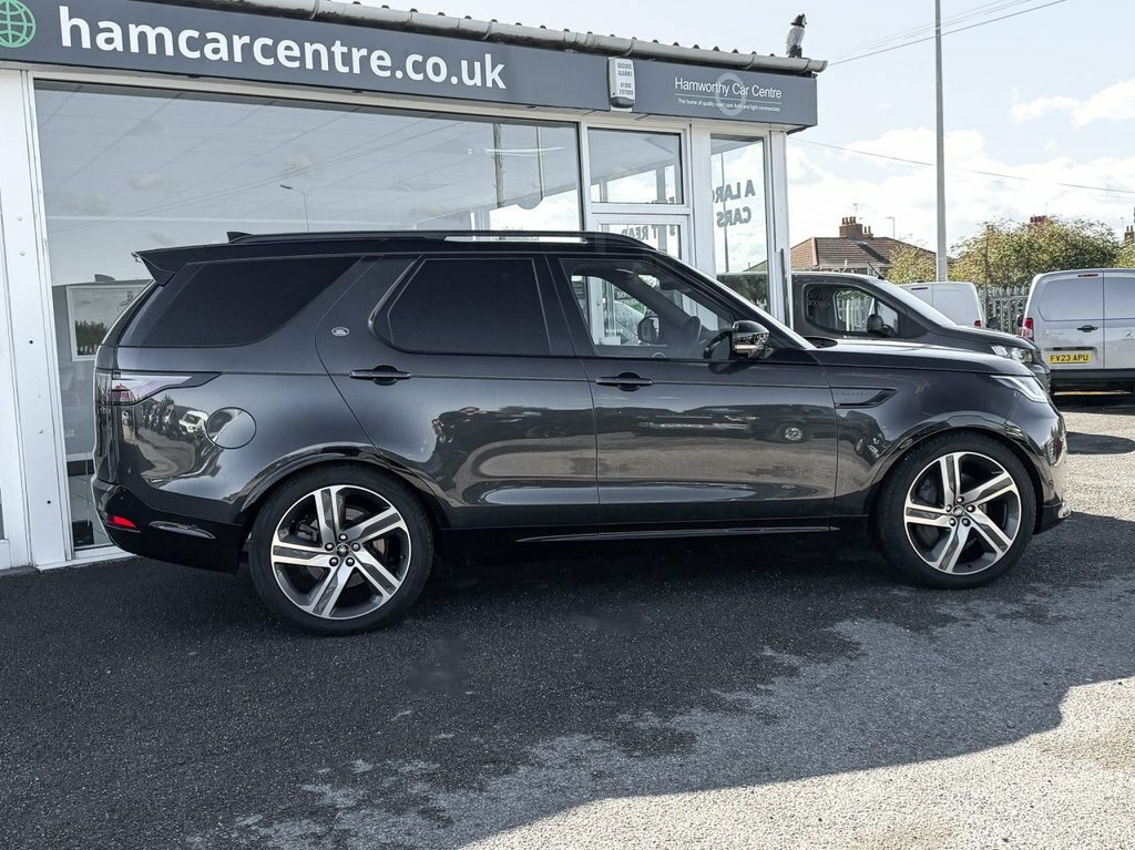 Land Rover Discovery 3L Dynamic Hse Grey #2
