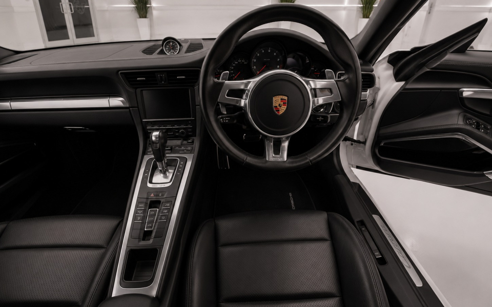 Porsche 911 Petrol White