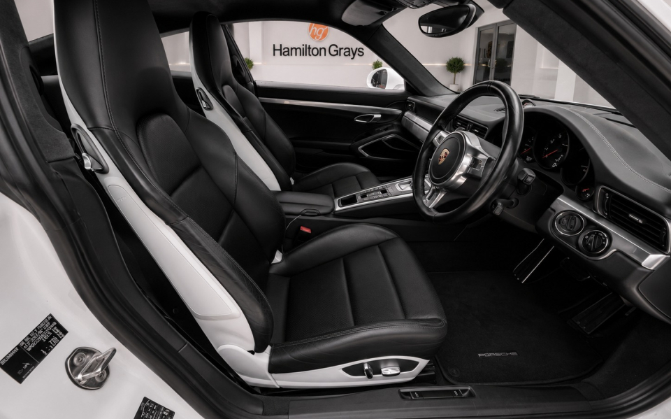Porsche 911 Coupe Silver #10