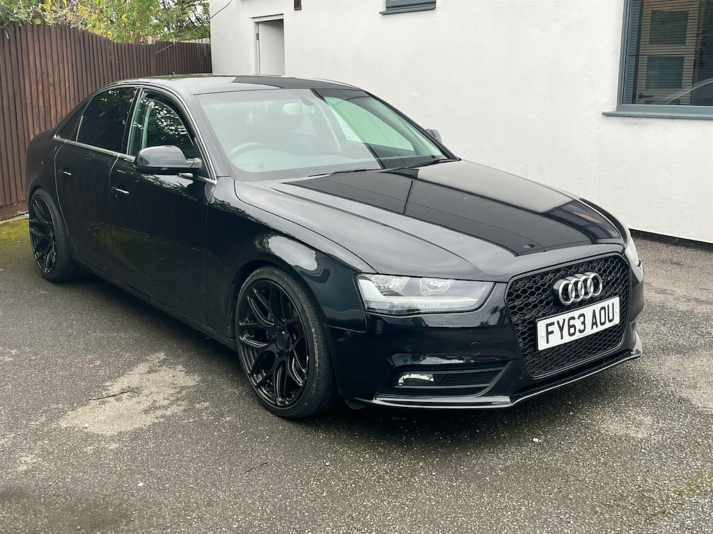 Audi A4 2.0 L 2.0 Tdi Se Technik Multitronic Euro 5 Ss Black