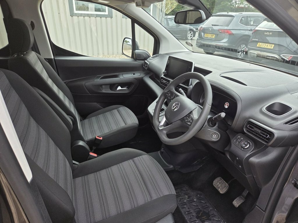 Vauxhall Combo-e Life Life 50Kwh Se  #8