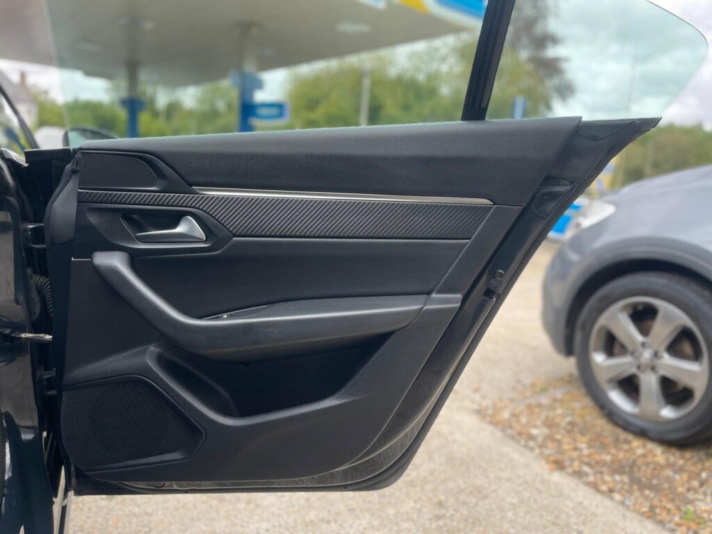 Peugeot 508 Hatchback #33