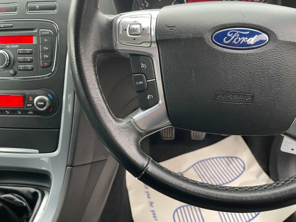 Ford Mondeo  Silver #41