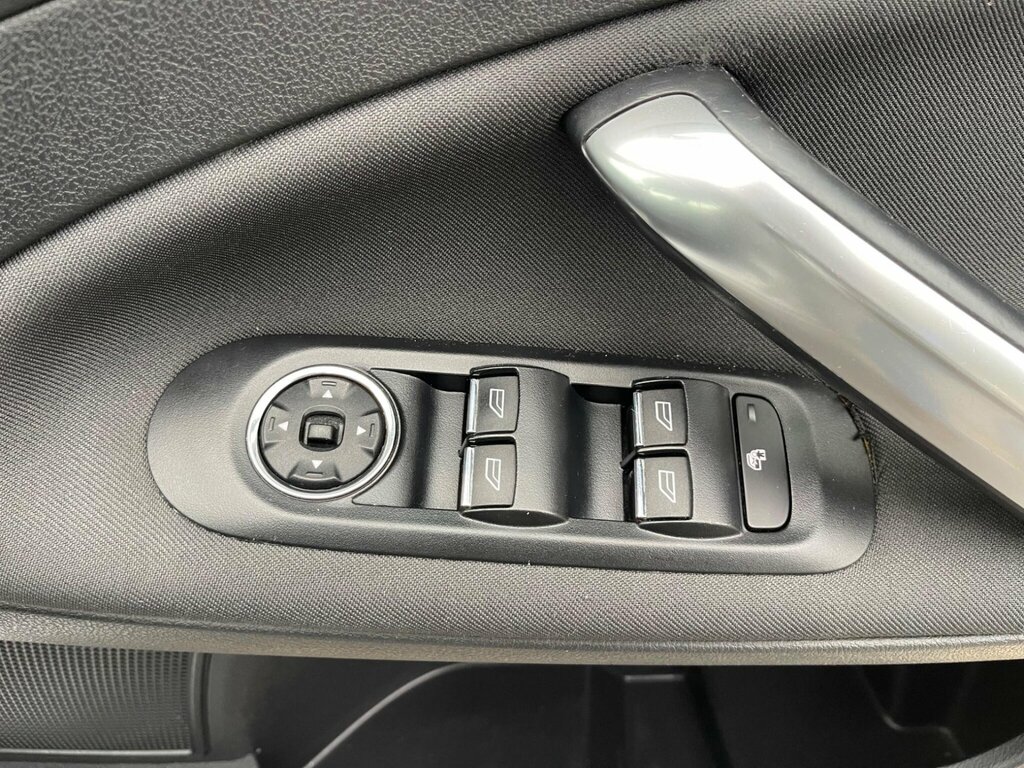 Ford Mondeo  Silver #27