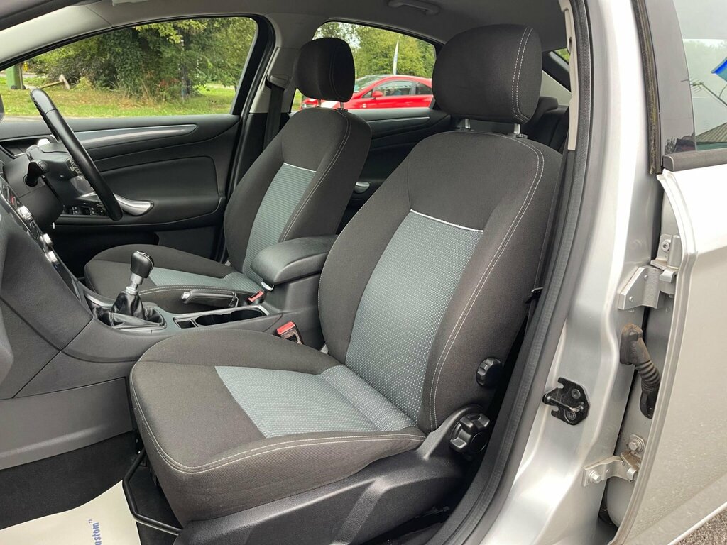 Ford Mondeo  Silver #38