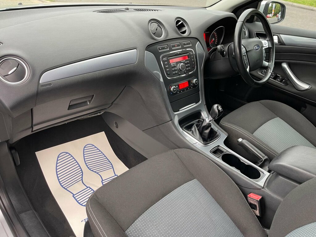 Ford Mondeo  Silver #9