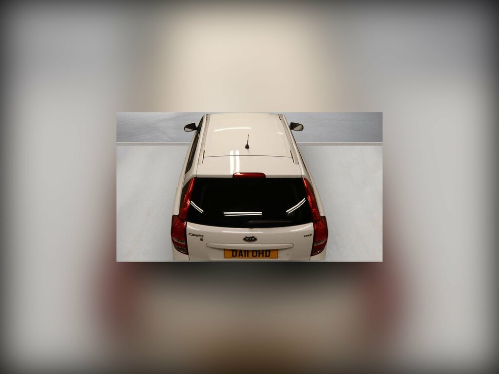 Kia Ceed 1.6 Crdi 3 Sports Wagon Euro 5 White #2