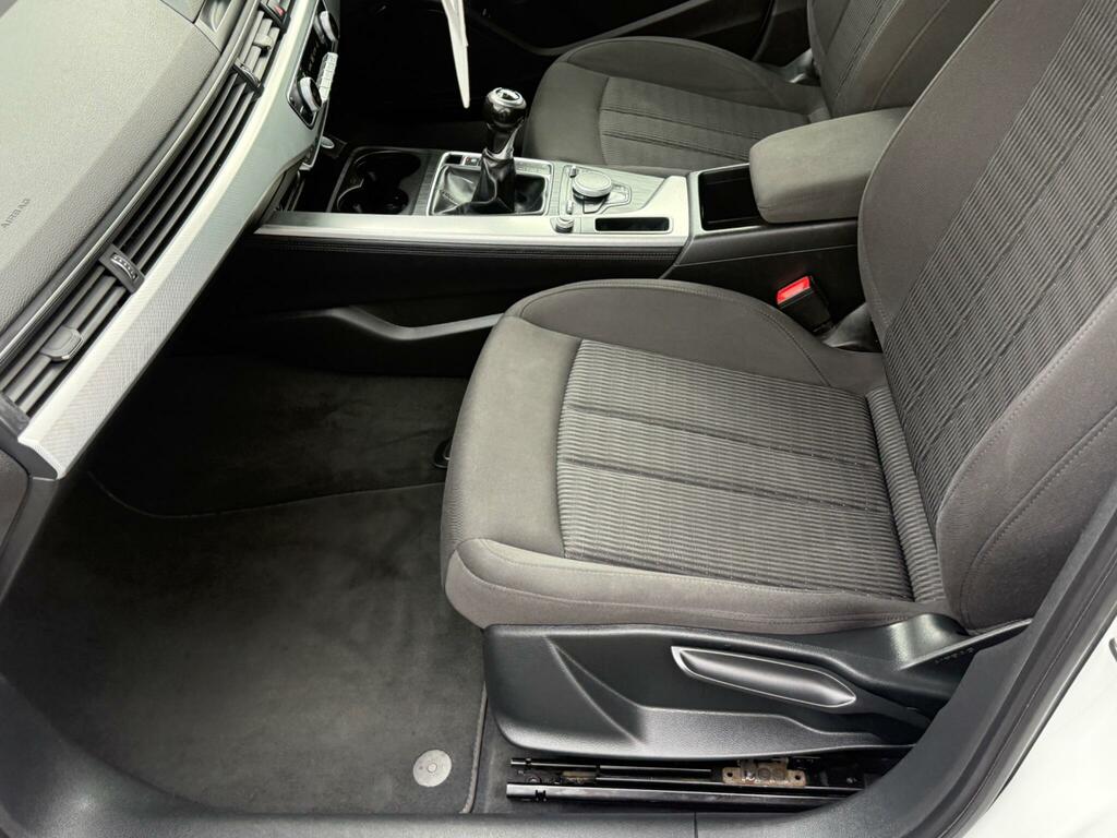 Audi A4 Avant 2L Sport Black #29
